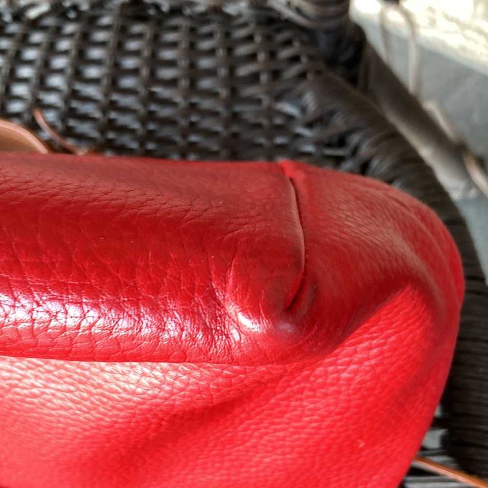 DOONEY & BOURKE RED PEBBLED LEATHER SHOULDER BAG/HOBO PURSE. 2 ZIPPERED POCKETS - Picture 13 of 16